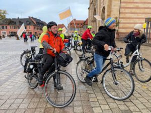 Radfahrer bei der Ankunft in Speyer